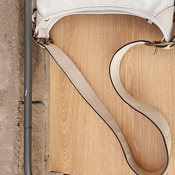 COACH VINTAGE Bleecker Tattersall Shoulder All Leather Cream with Bag Charm - Picture 6 of 13